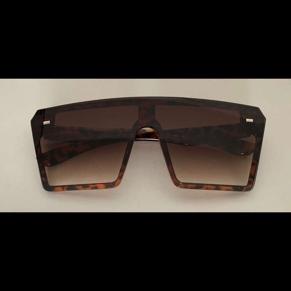 Sunglasses - Picture 4 of 4